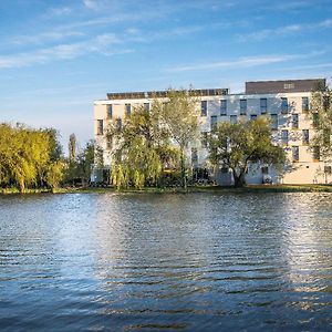 Best Western Plus Lakeside Hotel